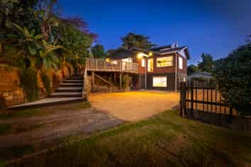 12 William Avenue, Raumati South