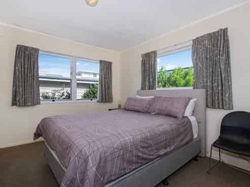 1&2/55B  Mains Avenue, Kensington