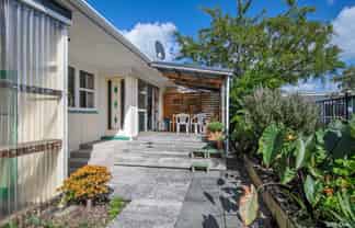 1&2/55B Mains Avenue, Kensington