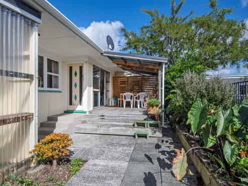 1&2/55B Mains Avenue, Kensington