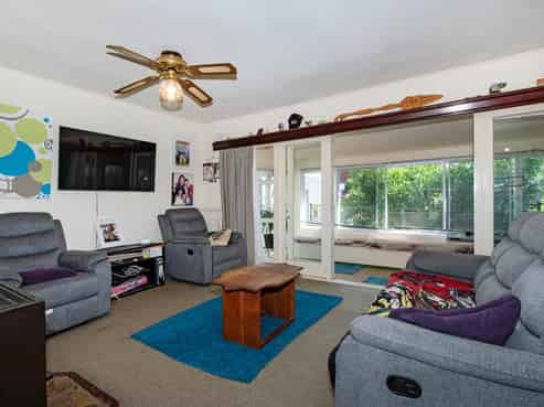 1&2/55B Mains Avenue, Kensington