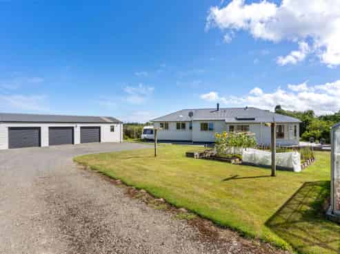 92 Settlement Road / 3 Sutton Road, Te Horo