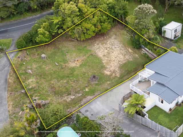 10 Atkinson Road, Titirangi