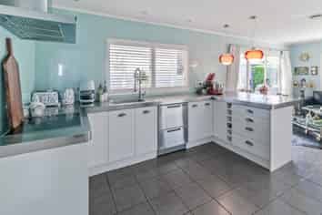 72 Whitford Road, Botany Downs