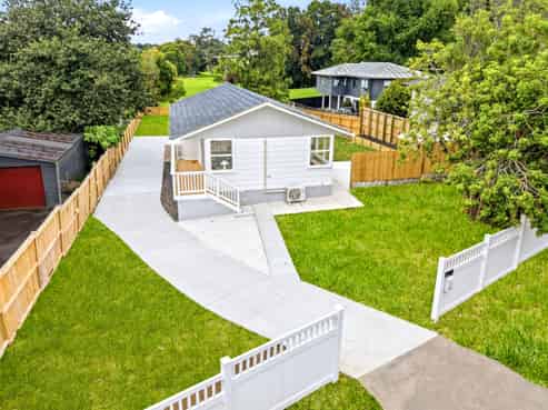 11 Juniper Road, Sunnynook