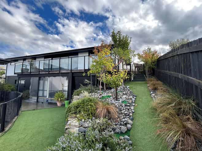 2 Mataraki Pl, Wanaka