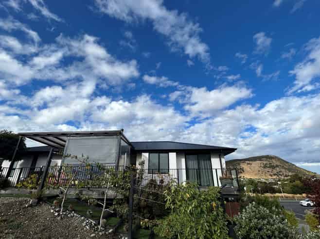 2 Mataraki Pl, Wanaka