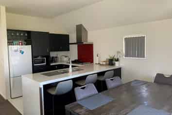 46 Tea Tree Lane, Woodridge