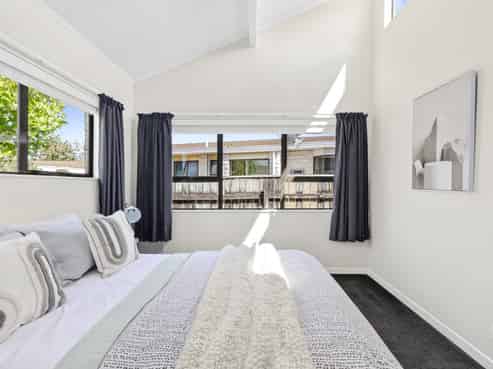 12 Harcourt Place, Wakefield