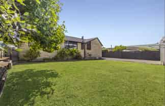 12 Harcourt Place, Wakefield