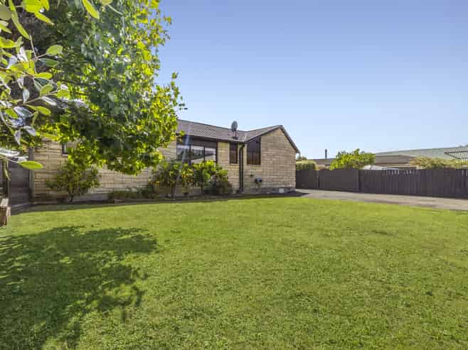 12 Harcourt Place, Wakefield