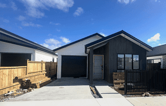 390 Te Taruna Drive, Milldale