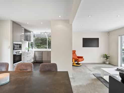 8/17 Chatfield Place, Remuera