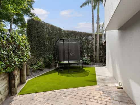 8/17 Chatfield Place, Remuera