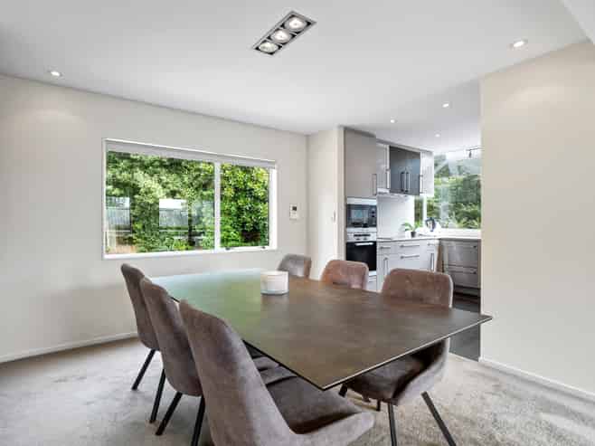8/17 Chatfield Place, Remuera