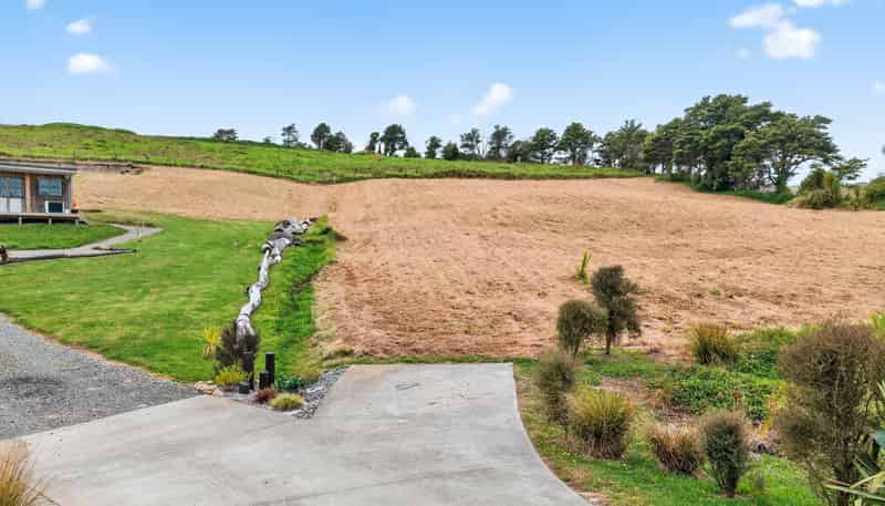 2 Arahanga Road, Paparoa