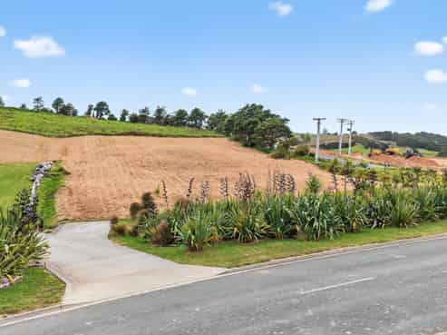 2 Arahanga Road, Paparoa