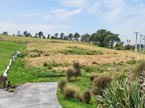 2 Arahanga Road, Paparoa
