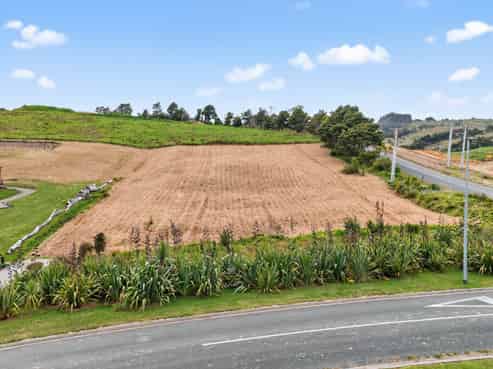 2 Arahanga Road, Paparoa