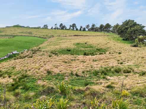 2 Arahanga Road, Paparoa