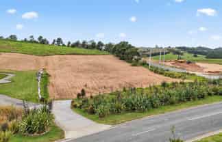 2 Arahanga Road, Paparoa