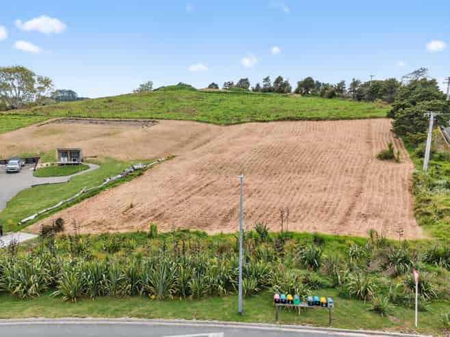 2 Arahanga Road, Paparoa