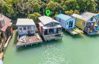 15 Boatshed, Camborne Walkway, Paremata