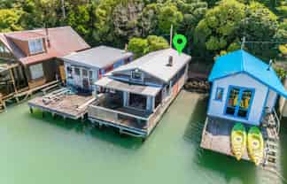 15 Boatshed, Camborne Walkway, Paremata