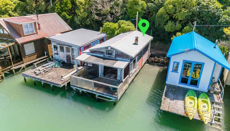 15 Boatshed, Camborne Walkway, Paremata
