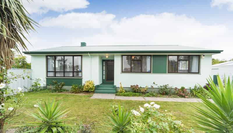 64 Highbury Avenue, Highbury