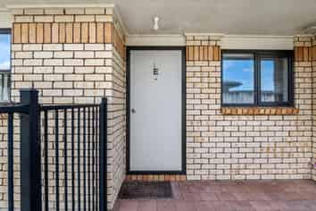 10E Yorkshire Road, Silverdale