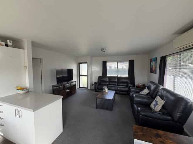 1/205 Avondale Road, Greenmeadows