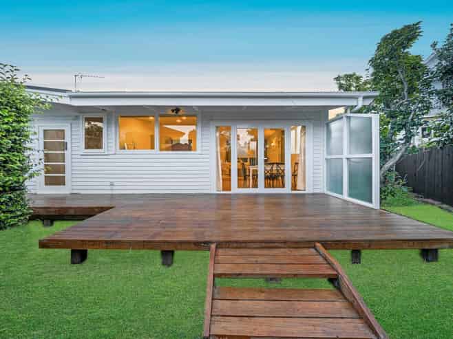 6 Myrtle Street, Western Springs