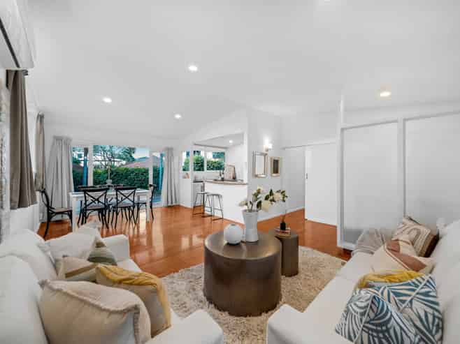 6 Myrtle Street, Western Springs