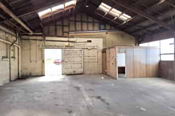 Small Warehouse - 180m2