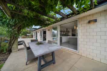 127 McRobbie Road, Kingseat