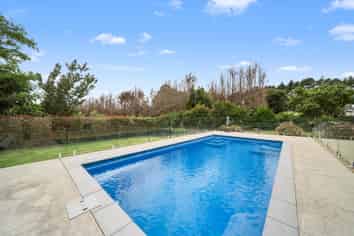 127 McRobbie Road, Kingseat