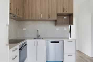 8/233 Great North Road, Henderson