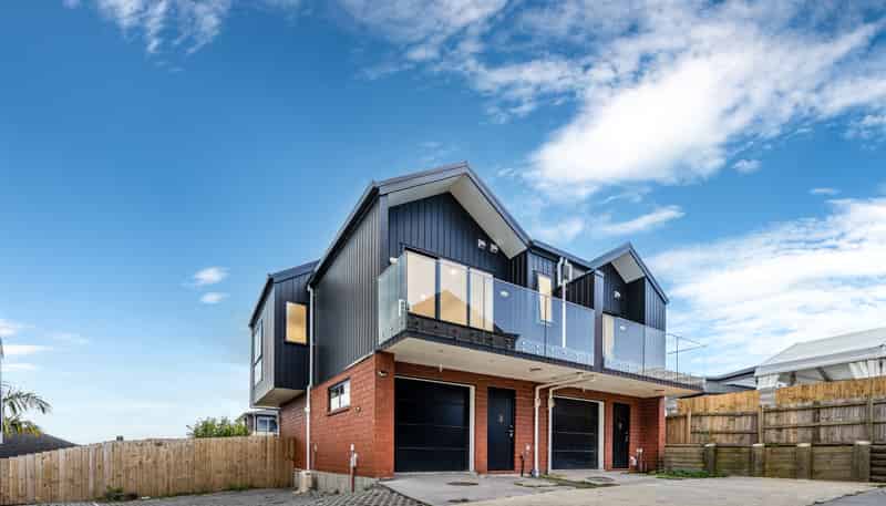 8/233 Great North Road, Henderson