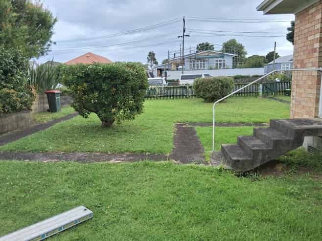 Auckland - Address withheld