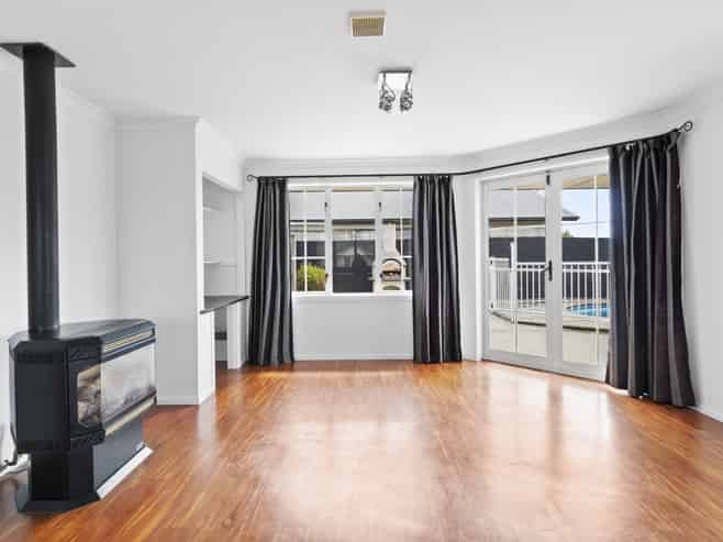 23 Mirbeck Avenue, Cambridge