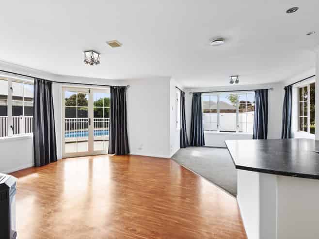 23 Mirbeck Avenue, Cambridge