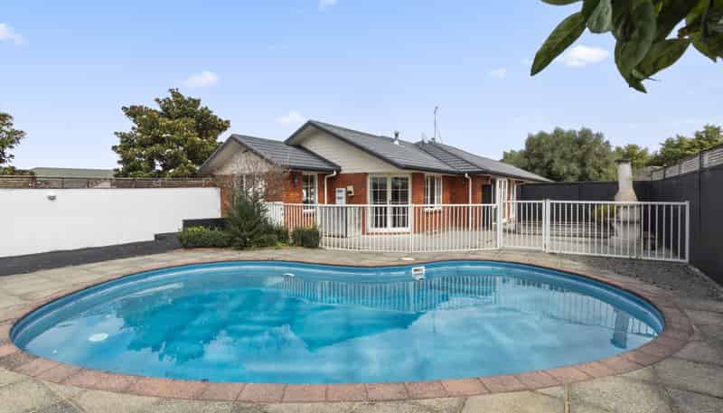 23 Mirbeck Avenue, Cambridge