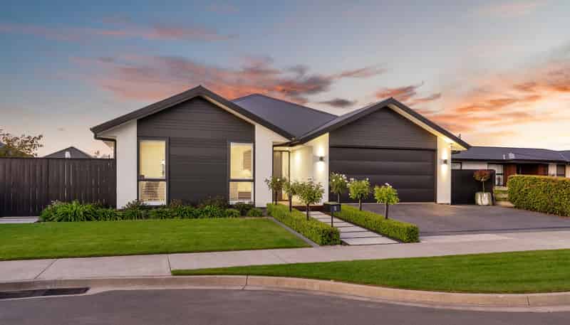 12 Verdeco Boulevard, Lincoln