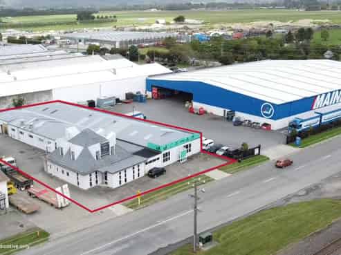 1,000 sqm Front Unit with Retail Frontage – For Lease