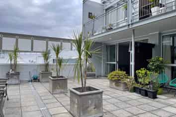 5/143 Carlton Gore Road, Newmarket