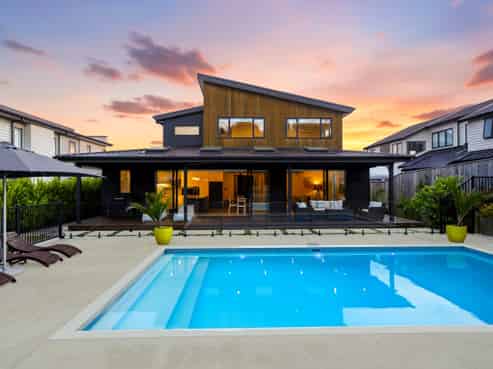 19 Headsail Drive, Long Bay