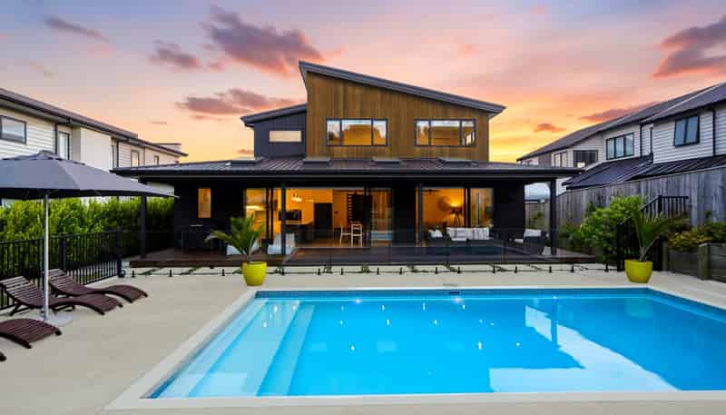 19 Headsail Drive, Long Bay