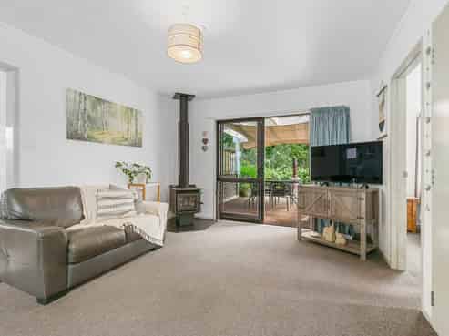 52 Jacksons Road, Levin