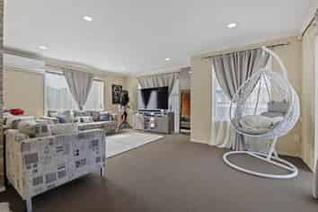 16 Claremont Way, East Tamaki Heights